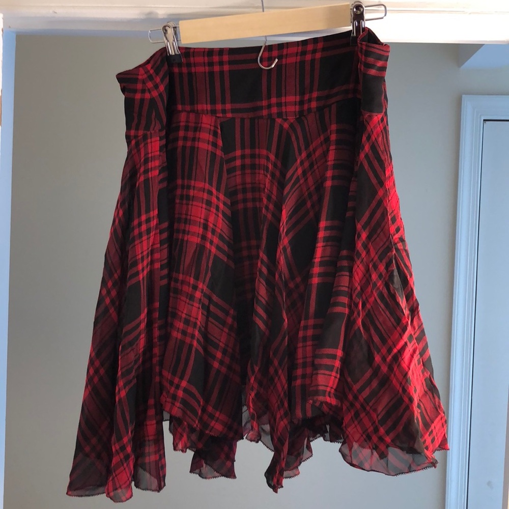 Black/Red plaid, twirly knee length skirt